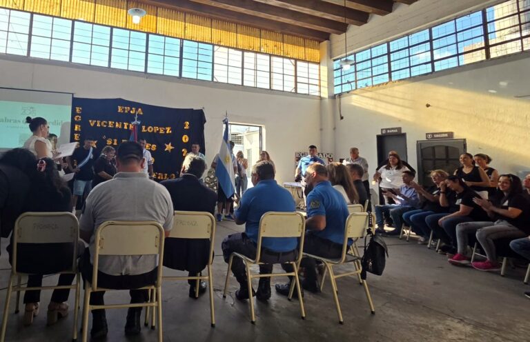 Acto de egresados de la escuela de la Unidad Penal de Paraná