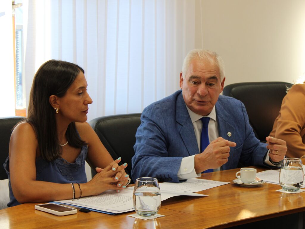 Foto de Maximiliano Benítez y María Spais.