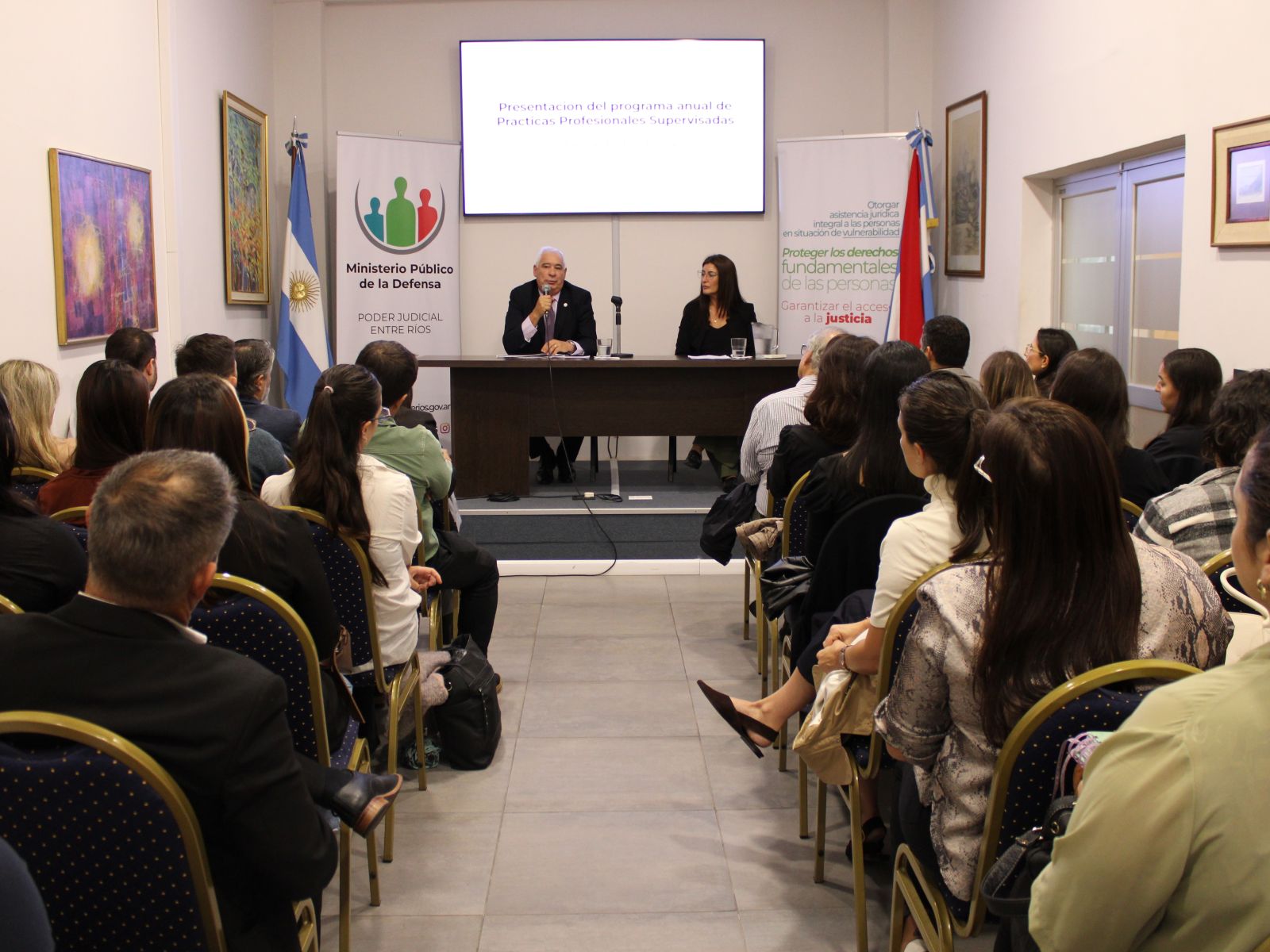 Acto encabezado por el defensor general, Maximiliano Benítez.